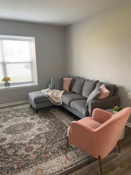 The Delores - 2 Bedroom Apt In Quilt Town, Usa ハミルトン  エクステリア 写真
