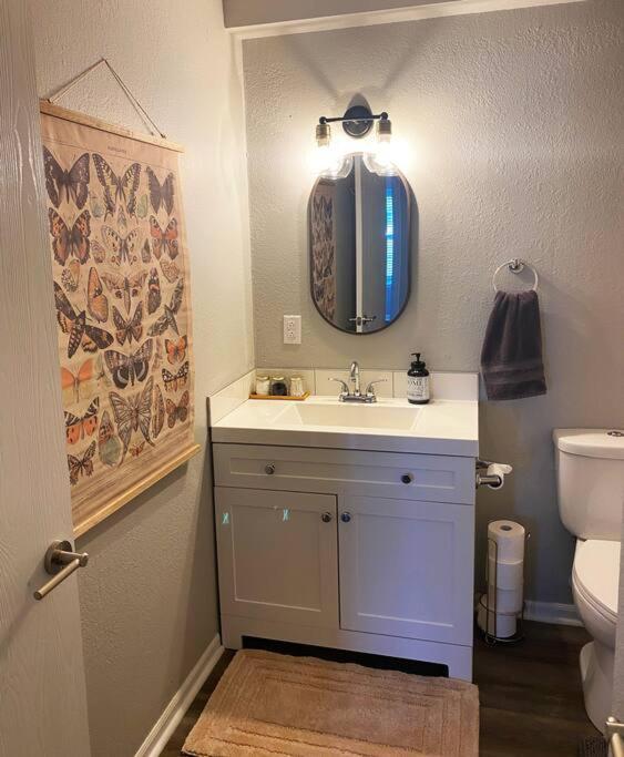 The Delores - 2 Bedroom Apt In Quilt Town, Usa ハミルトン  エクステリア 写真